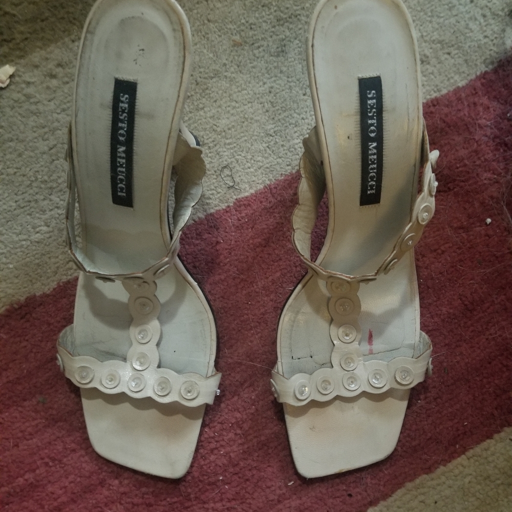 Shoes - Picture 3 of 4